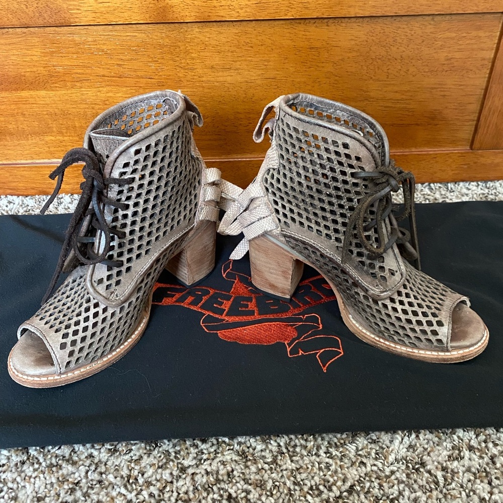 Freebird, size 6, Benni Open-Toe Sandals/Booties